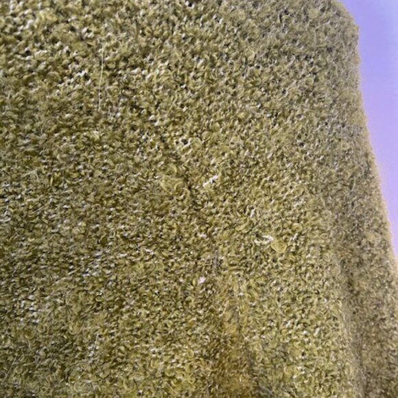 Urban Outfitters Cropped Sweater - Picture 3 of 4